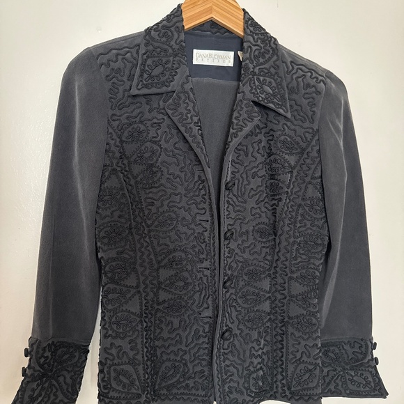 Dana Buchman blazer and pants set. - Picture 2 of 8